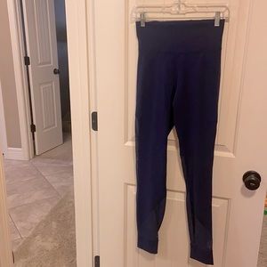 Lululemon high waisted leggings w/mesh!